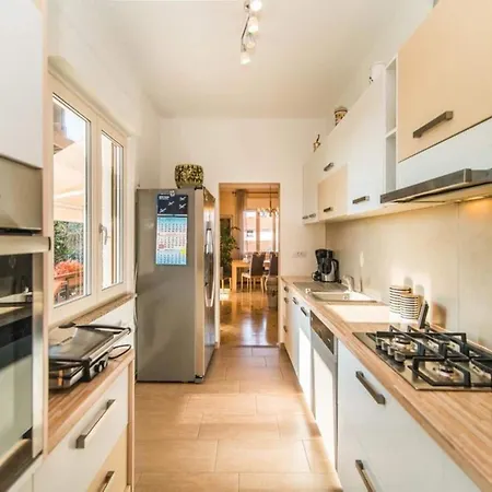 In With Sea View And Apartamento