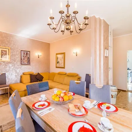شقة Pineta Two Bedroom ميدولين