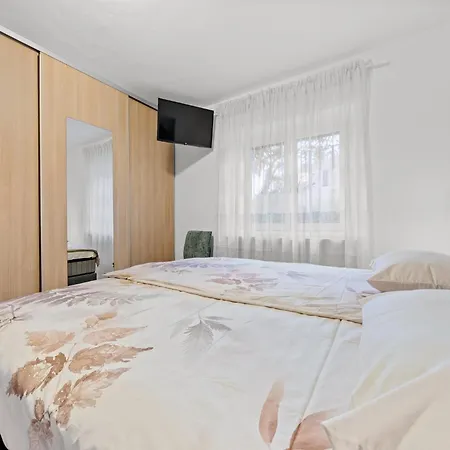 Pineta Two Bedroom Appartement Medulin